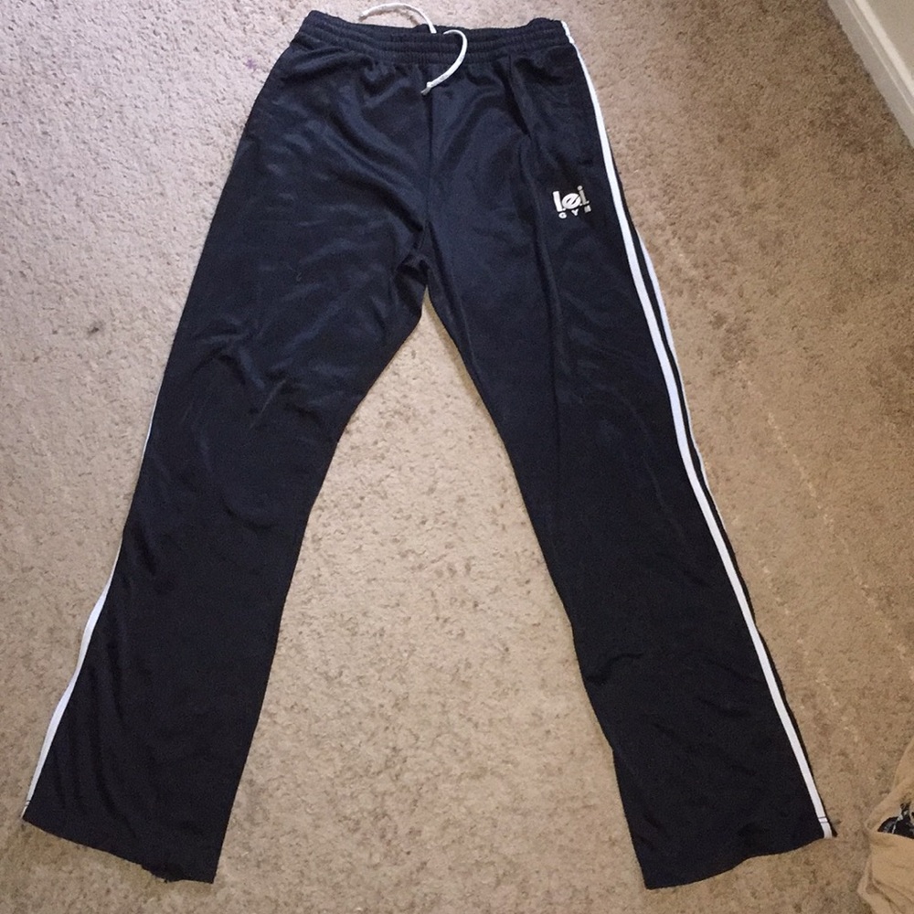 Lei black gym pants size large